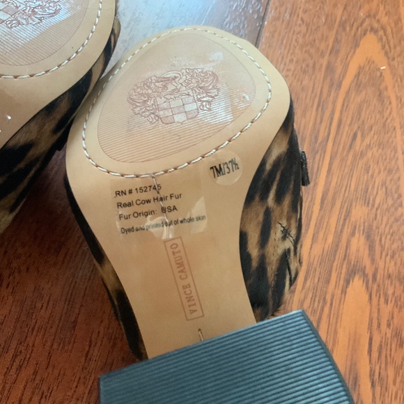 Vince Camuto leopard print mule sandal - Picture 6 of 7